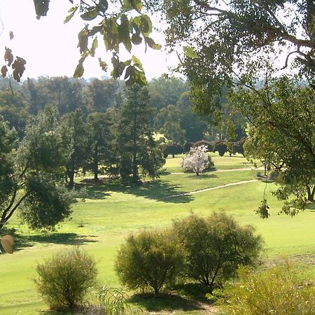 Commercial Golf Resort Albury Buitenkant foto