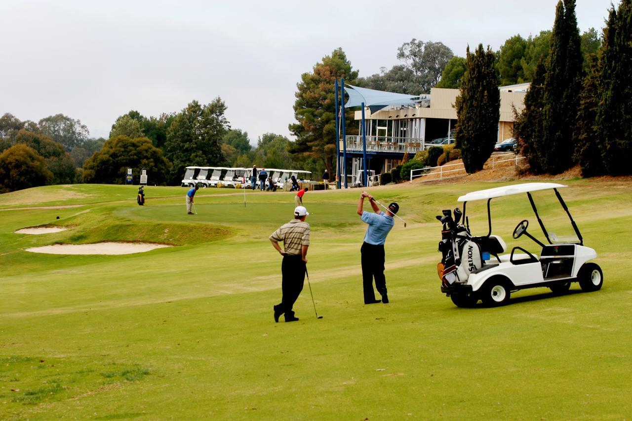 Commercial Golf Resort Albury Buitenkant foto